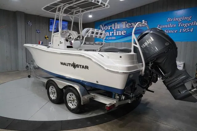 Slide: The Image of NauticStar 212 Legacy 2025 - 8