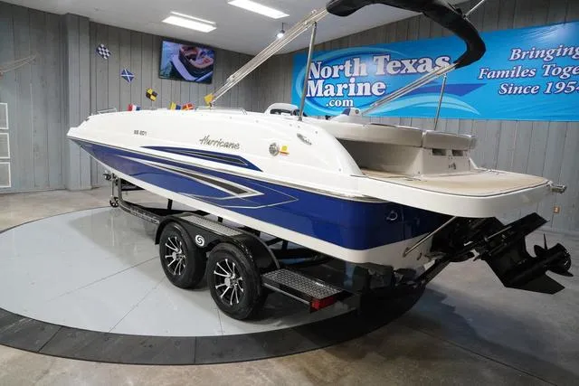 Slide: The Image of Hurricane SunDeck Sport 201 IO 2024 - 8