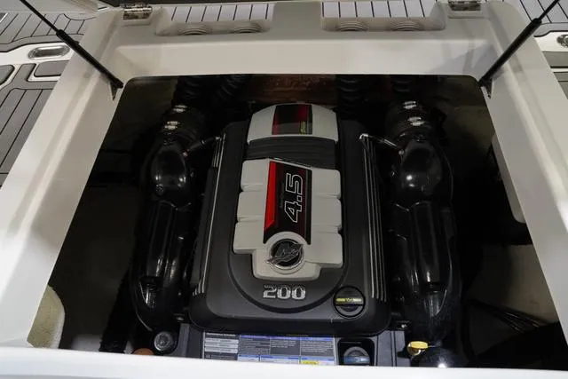 Slide: The Image of Hurricane SunDeck Sport 188 IO 2021 - 18