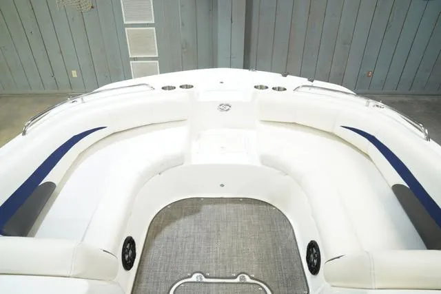 Slide: The Image of Hurricane SunDeck Sport 188 IO 2021 - 9