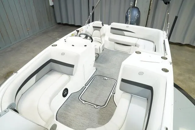 Slide: The Image of Hurricane SunDeck Sport 188 OB 2022 - 11