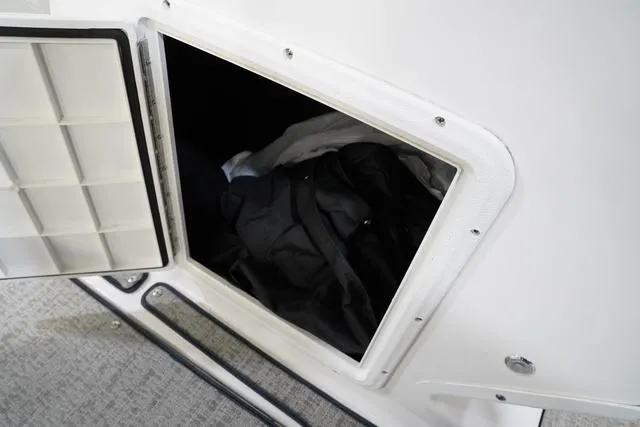 Slide: The Image of Hurricane SunDeck Sport 188 OB 2022 - 14