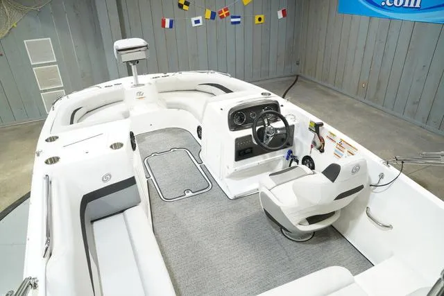 Slide: The Image of Hurricane SunDeck Sport 188 OB 2022 - 19