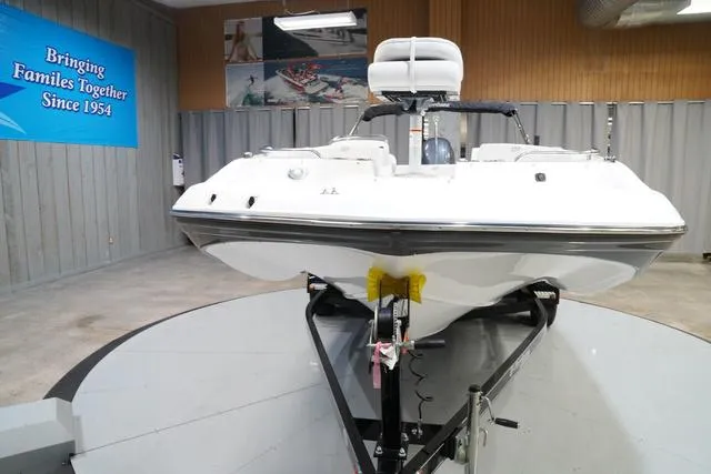 Slide: The Image of Hurricane SunDeck Sport 188 OB 2022 - 3