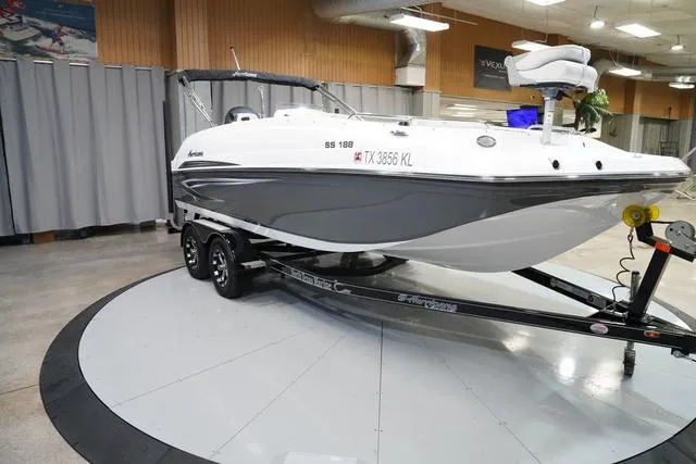 Slide: The Image of Hurricane SunDeck Sport 188 OB 2022 - 4