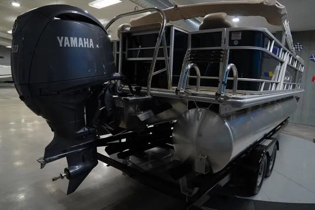 Slide: The Image of Starcraft EX Fish 22 FD 2025 - 7