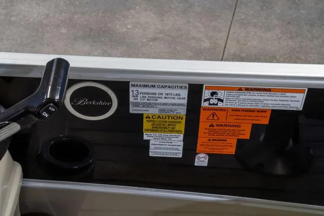 Slide: The Image of Berkshire 23RFX 3.0 2016 - 17