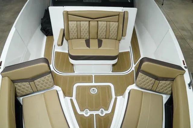 Slide: The Image of Monterey Elite 27 OB 2025 - 11