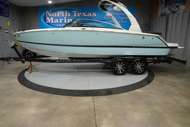 The Image of Four Winns H4 Surf 2025 - 1