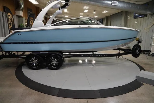 Slide: The Image of Four Winns H4 Surf 2025 - 6