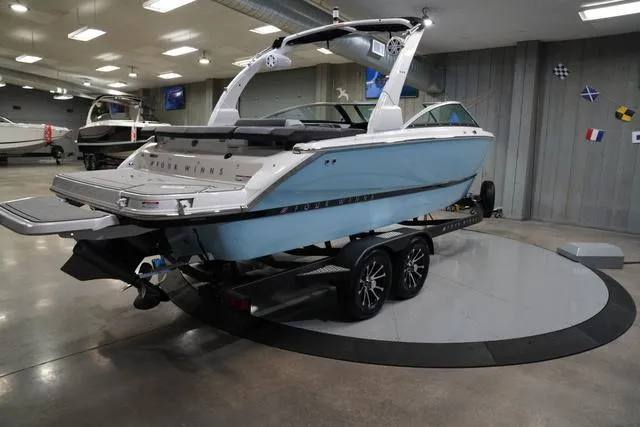 Slide: The Image of Four Winns H4 Surf 2025 - 7