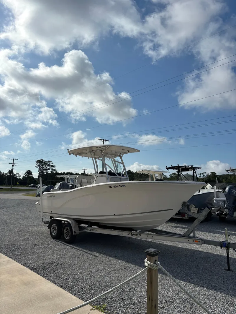 Slide: The Image of Sea Fox 228 Commander 2023 - 1