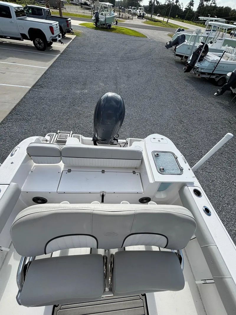 Slide: The Image of Sea Fox 228 Commander 2023 - 13