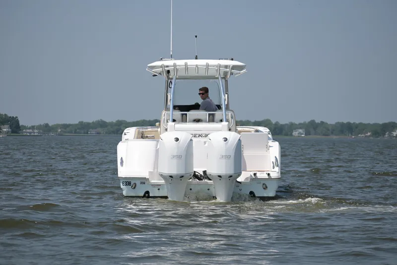 Slide: The Image of Sea Fox 328 Commander 2018 - 2