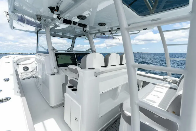 Slide: The Image of 2021 Yellowfin 42 Center Console Fin & Tonic -Helm/Electronics - 10