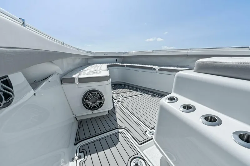 Slide: The Image of 2021 Yellowfin 42 Center Console Fin & Tonic - Helm/Electronics - 18