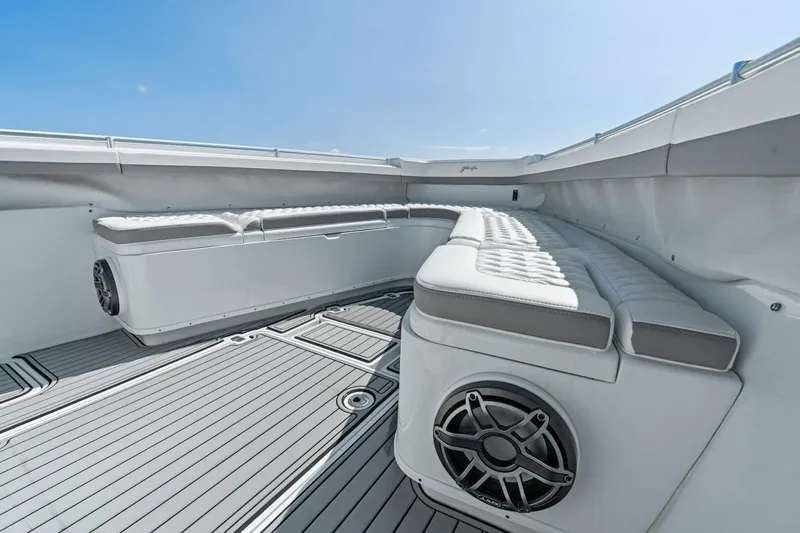 Slide: The Image of 2021 Yellowfin 42 Center Console Fin & Tonic - Bow - 19