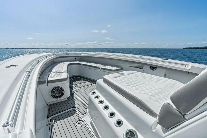 Slide: The Image of 2021 Yellowfin 42 Center Console Fin & Tonic - Bow - 20