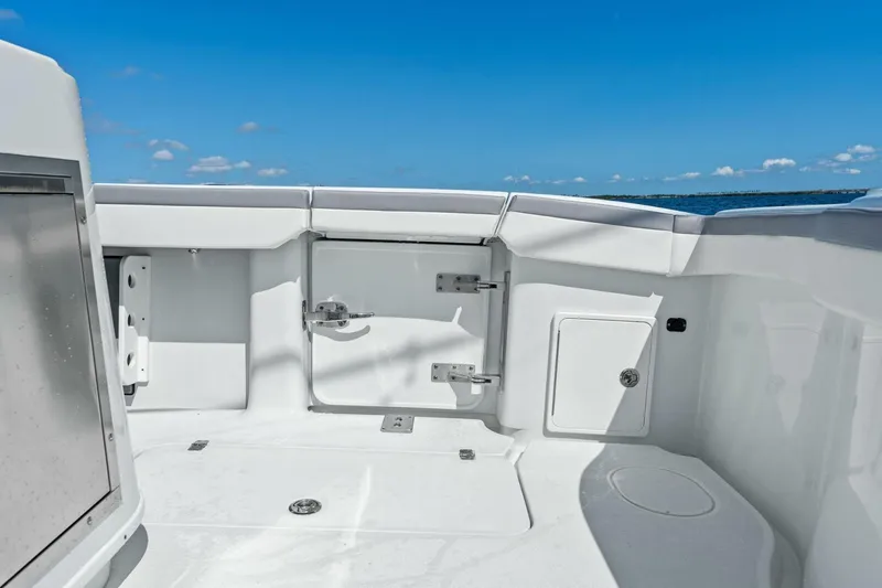 Slide: The Image of 2021 Yellowfin 42 Center Console Fin & Tonic - 32