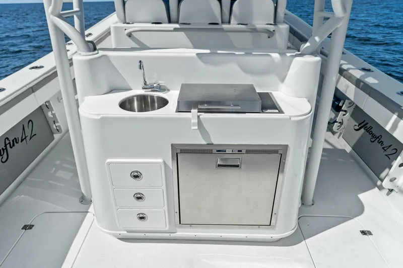Slide: The Image of 2021 Yellowfin 42 Center Console Fin & Tonic - 35