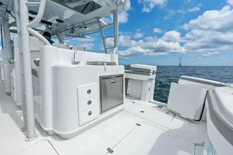 Slide: The Image of 2021 Yellowfin 42 Center Console Fin & Tonic - 37