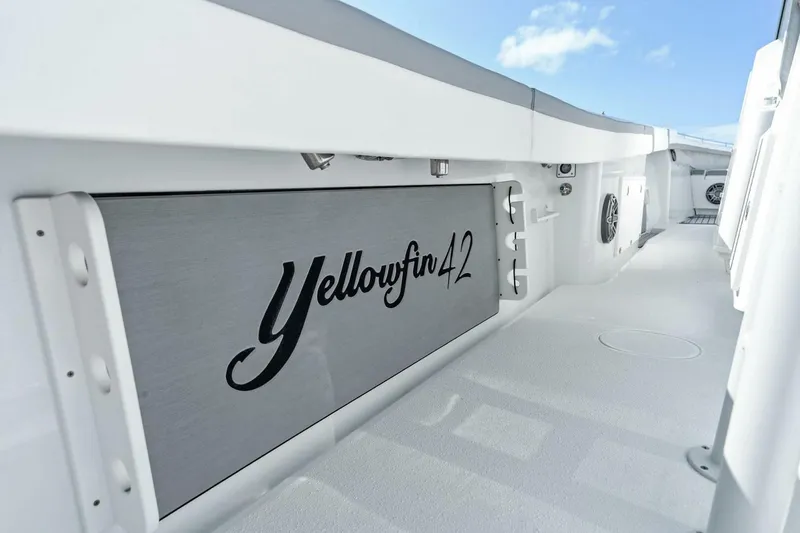 Slide: The Image of 2021 Yellowfin 42 Center Console Fin & Tonic - 39