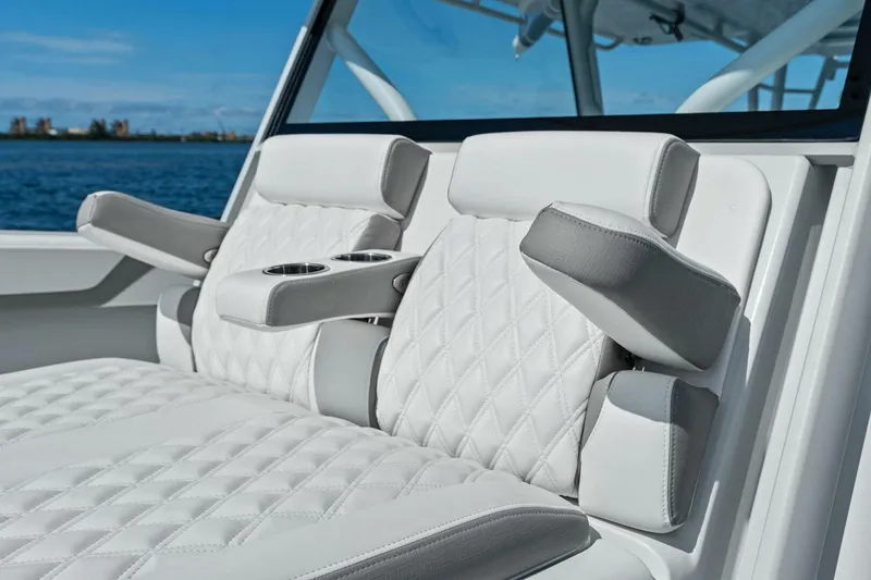 Slide: The Image of 2021 Yellowfin 42 Center Console Fin & Tonic - Bow Seating - 4