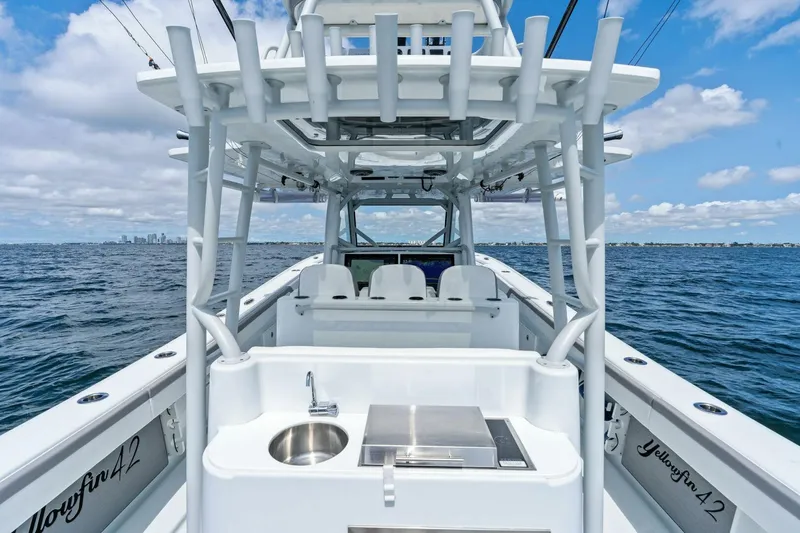 Slide: The Image of 2021 Yellowfin 42 Center Console Fin & Tonic - 42