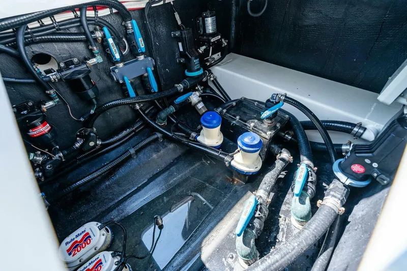 Slide: The Image of 2021 Yellowfin 42 Center Console Fin & Tonic - 47