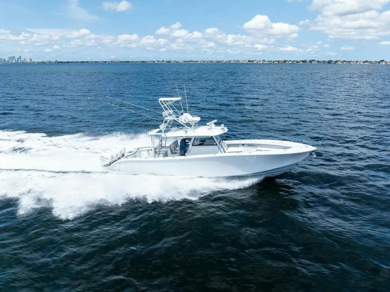 Slide: The Image of 2021 Yellowfin 42 Center Console Fin & Tonic - 54