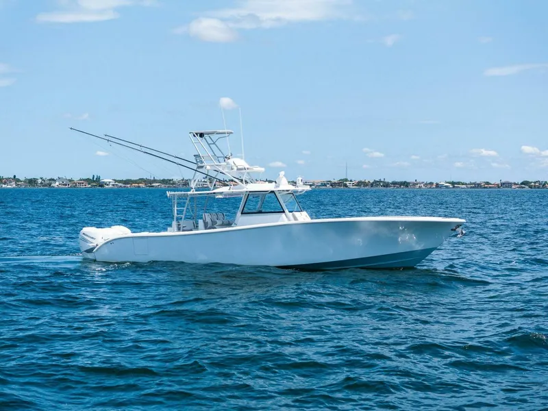 Slide: The Image of 2021 Yellowfin 42 Center Console Fin & Tonic - 65