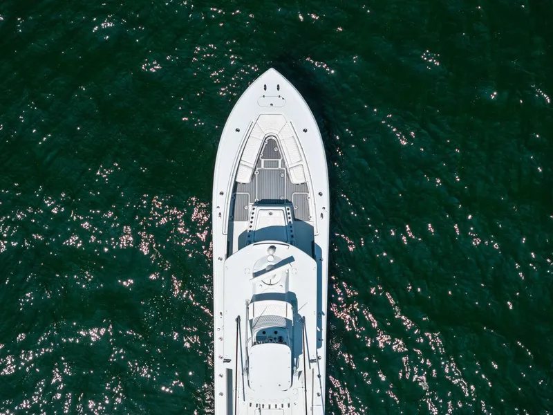 Slide: The Image of 2021 Yellowfin 42 Center Console Fin & Tonic - 70