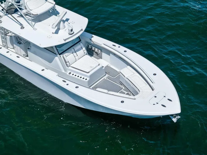Slide: The Image of 2021 Yellowfin 42 Center Console Fin & Tonic - 71