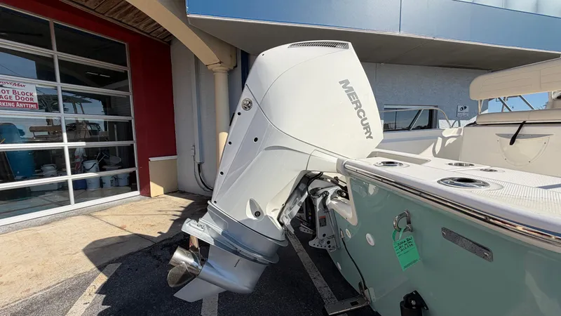 Slide: The Image of Boston Whaler 210 Montauk 2026 - 17