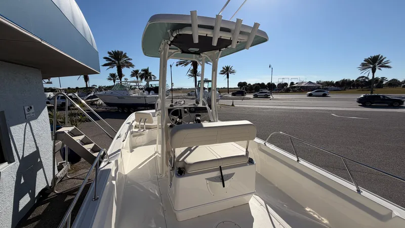 Slide: The Image of Boston Whaler 210 Montauk 2026 - 4