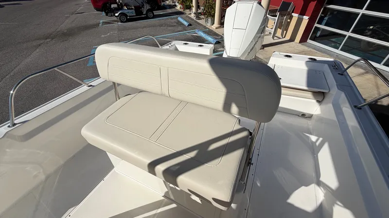 Slide: The Image of Boston Whaler 210 Montauk 2026 - 7