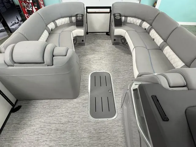 Slide: The Image of Bennington Q Swingback 25 QSBA 2025 - 20