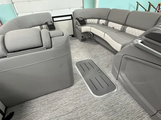 Slide: The Image of Bennington Q Swingback 25 QSBA 2025 - 21