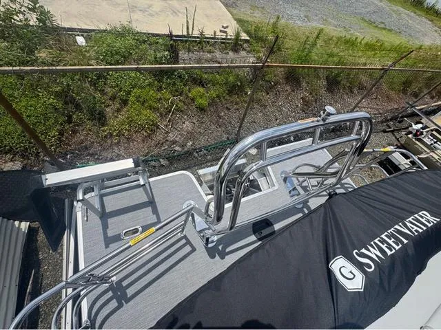 Slide: The Image of Godfrey Sweetwater 2286 SFL Tritoon - Yamaha 150 2026 - 12