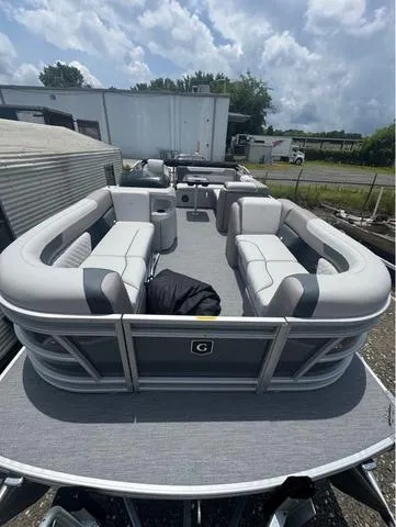 Slide: The Image of Godfrey Sweetwater 2286 SFL Tritoon - Yamaha 150 2026 - 3