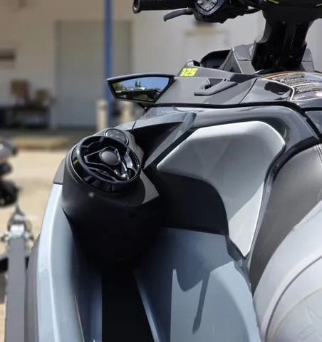 Slide: The Image of Sea-Doo RXT-X 2025 - 14