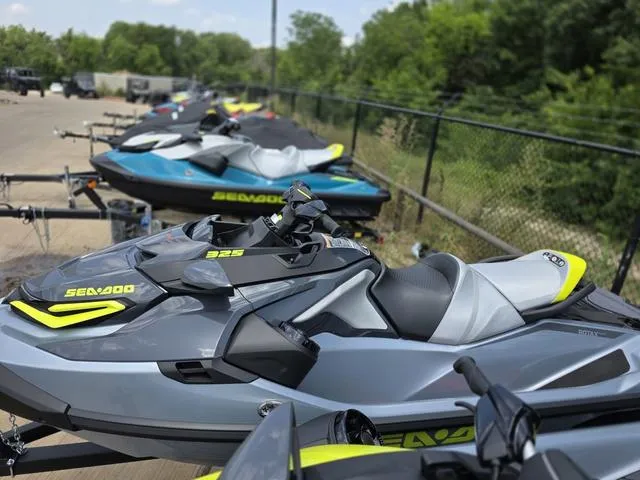 Slide: The Image of Sea-Doo RXT-X 2025 - 8