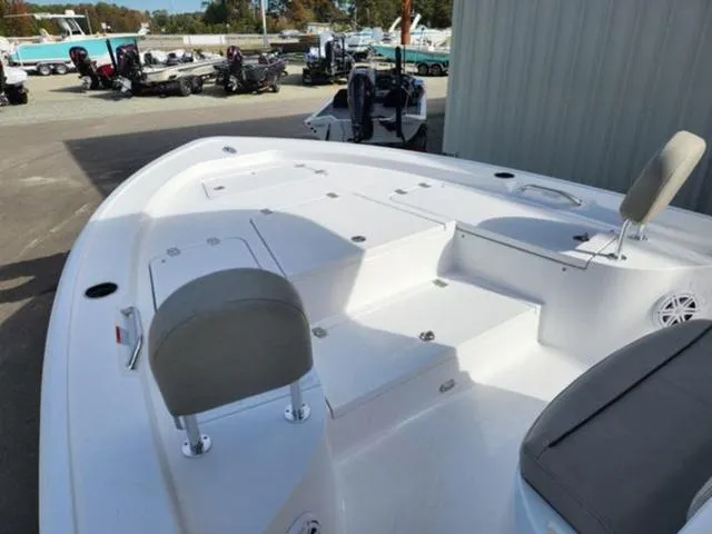 Slide: The Image of Sportsman Masters 227 Bay Boat 2025 - 6
