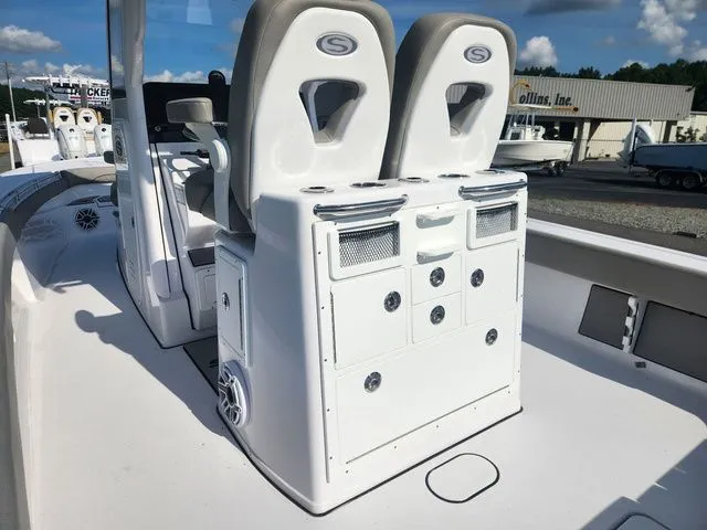 Slide: The Image of Sportsman Masters 267OE Bay Boat 2025 - 14