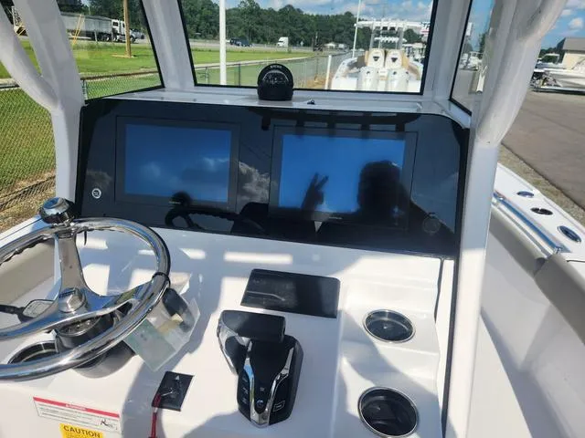 Slide: The Image of Sportsman Masters 267OE Bay Boat 2025 - 6