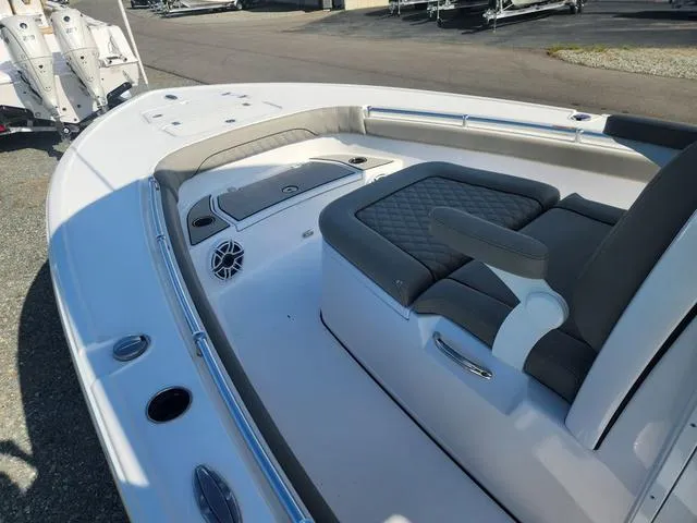 Slide: The Image of Sportsman Masters 267OE Bay Boat 2025 - 7