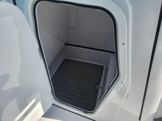 Slide: The Image of Sportsman Masters 267OE Bay Boat 2025 - 8