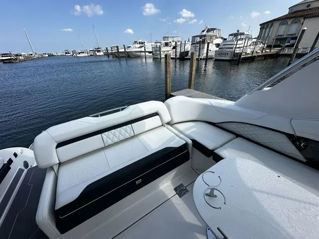 Slide: The Image of Regal 3300 2022 - 20