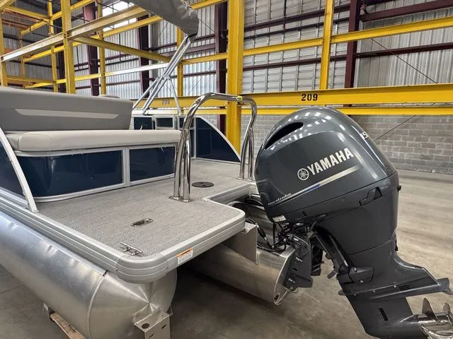 Slide: The Image of Godfrey EX 2286 SFLX 2025 - 3