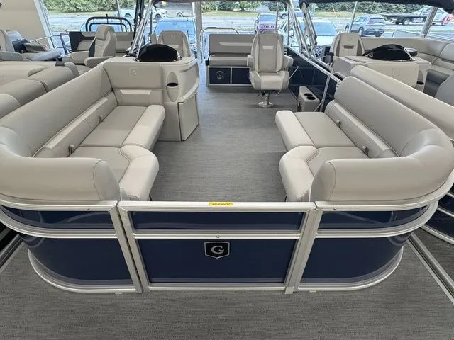 Slide: The Image of Godfrey EX 2286 SFLX 2025 - 5